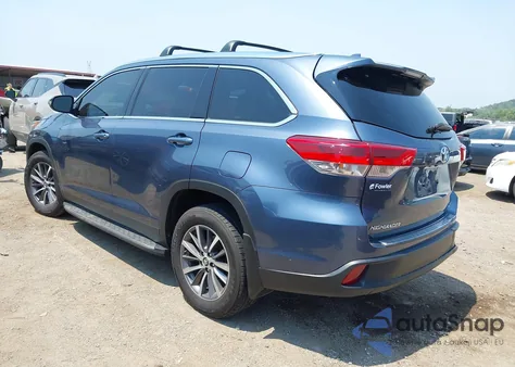 2019 Toyota Highlander Xle z USA, uszkodzony, nr VIN 5TDKZRFH9KS322443